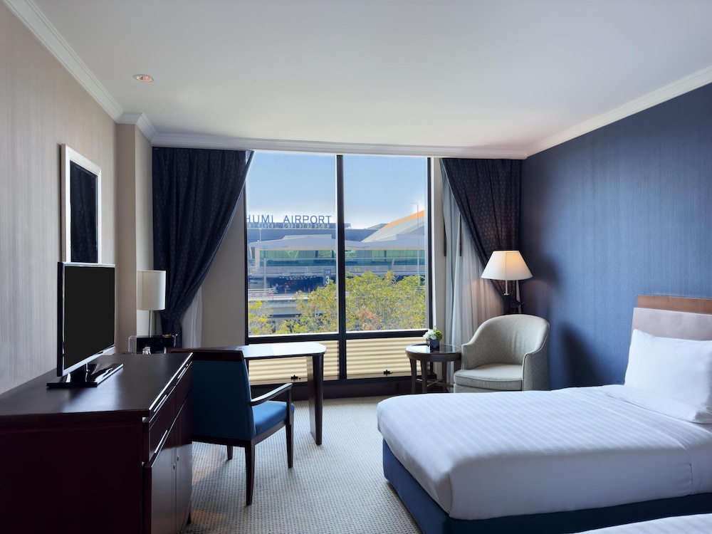Hyatt Regency Bangkok Suvarnabhumi Airport — Hotel rooms in Bang Khlo, Bangkok