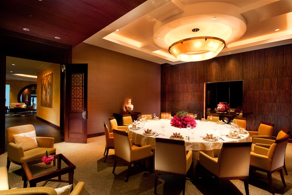 Hyatt Regency Bangkok Suvarnabhumi Airport — Restaurant & bars in Bang Khlo, Bangkok