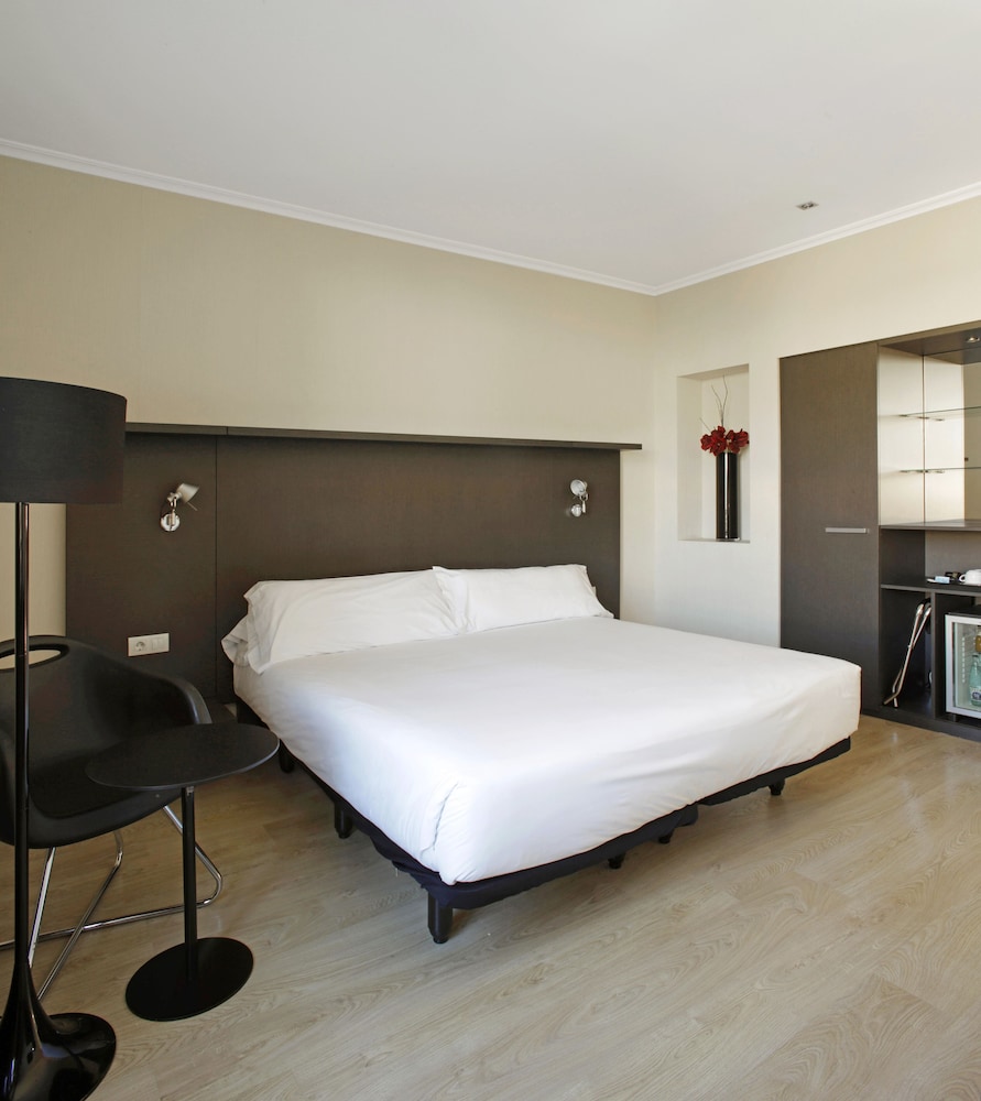 Hotel Alimara — Hotel rooms in Barcelona, Catalonia