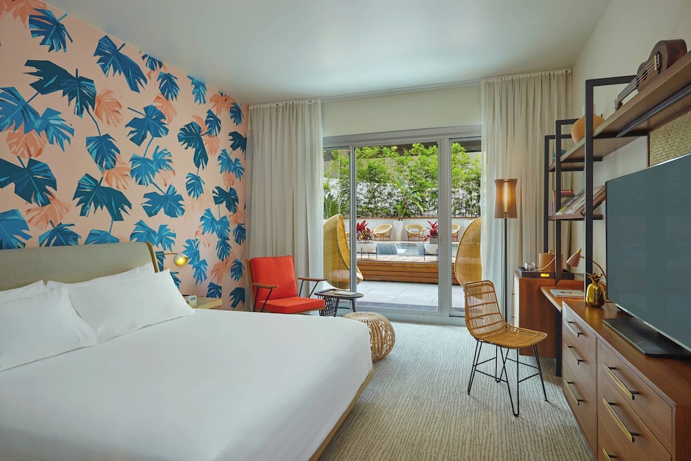 The Laylow Waikiki, Autograph Collection — Hotel rooms in Honolulu, Hawaii