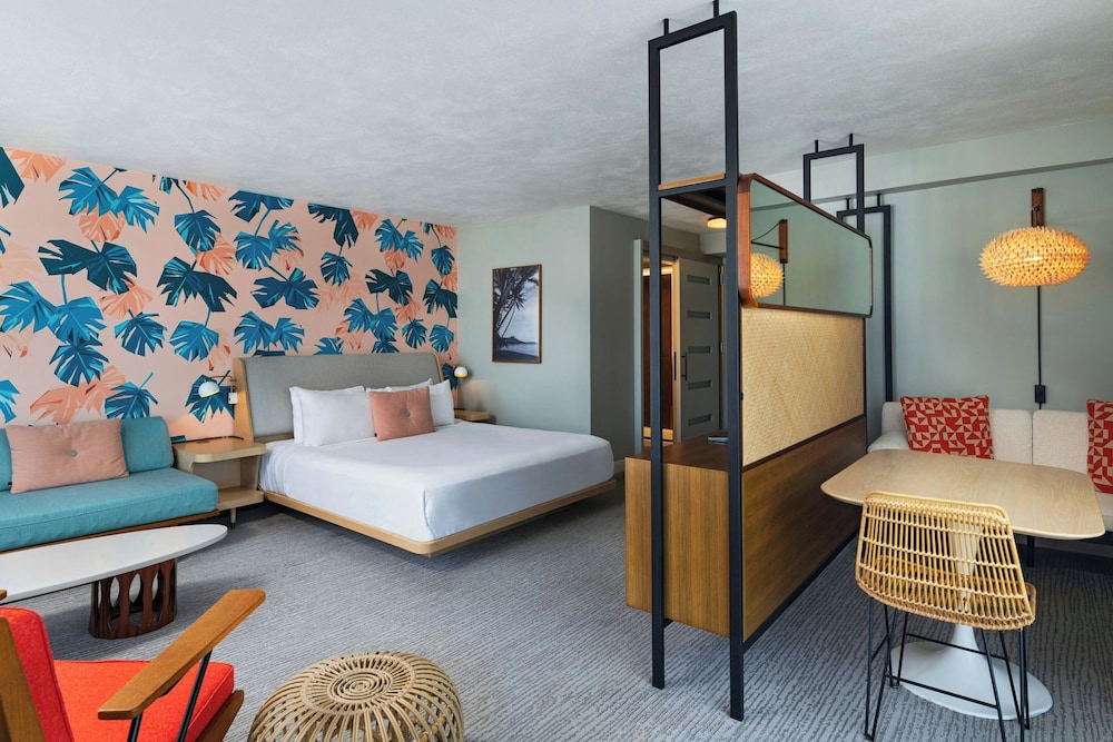The Laylow Waikiki, Autograph Collection — Hotel rooms in Honolulu, Hawaii