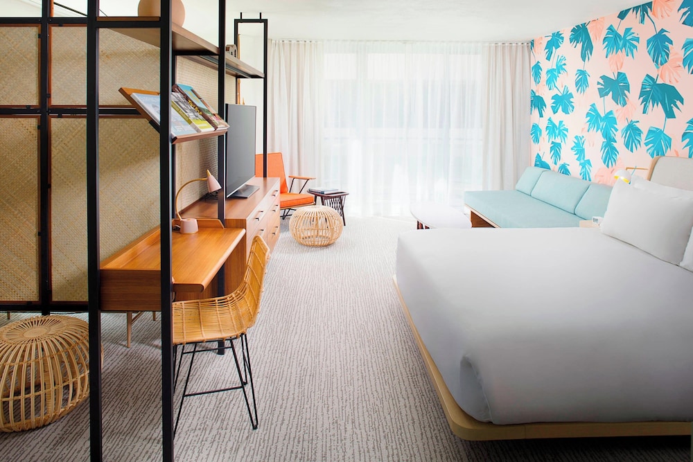 The Laylow Waikiki, Autograph Collection — Hotel rooms in Honolulu, Hawaii