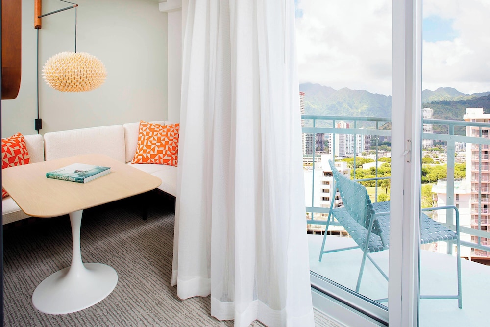 The Laylow Waikiki, Autograph Collection — Hotel rooms in Honolulu, Hawaii