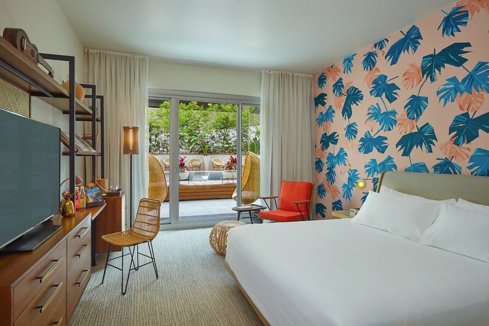 The Laylow Waikiki, Autograph Collection — Hotel rooms in Honolulu, Hawaii
