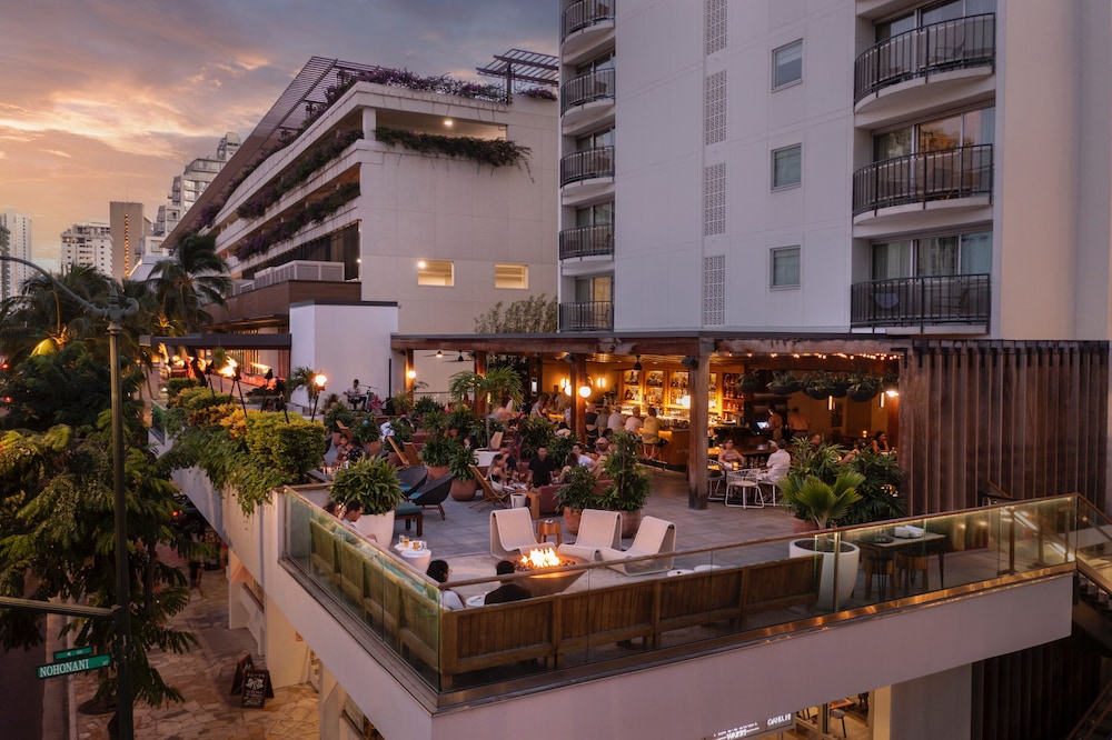 The Laylow Waikiki, Autograph Collection — Restaurant & bars in Honolulu, Hawaii
