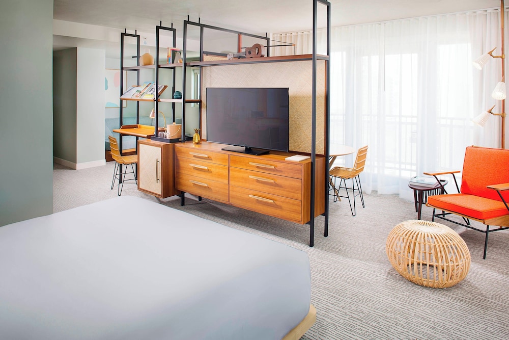 The Laylow Waikiki, Autograph Collection — Hotel rooms in Honolulu, Hawaii
