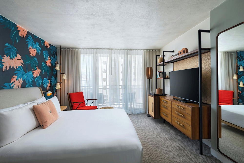 The Laylow Waikiki, Autograph Collection — Hotel rooms in Honolulu, Hawaii