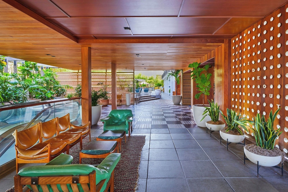 The Laylow Waikiki, Autograph Collection — Hotel building in Honolulu, Hawaii
