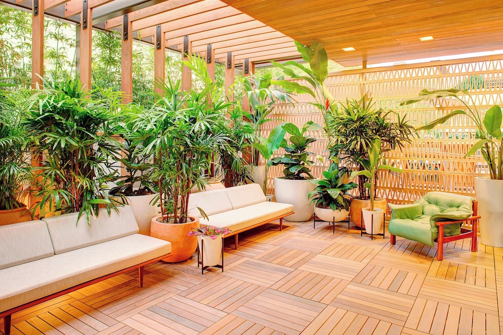 The Laylow Waikiki, Autograph Collection — Restaurant & bars in Honolulu, Hawaii