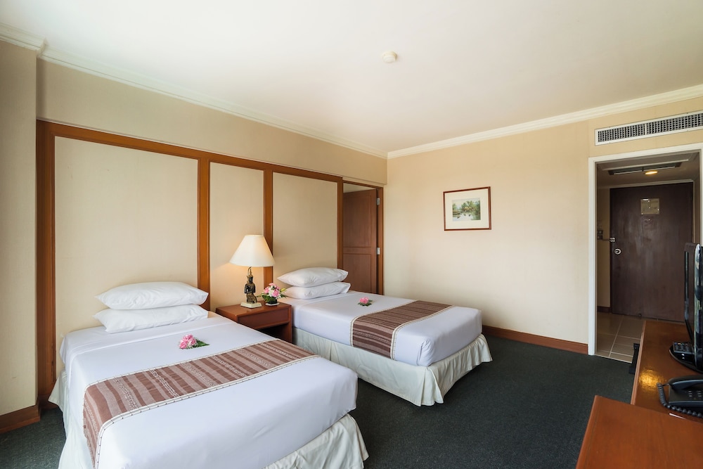 Bangkok Palace Hotel — Hotel rooms in Bangkok, Bangkok