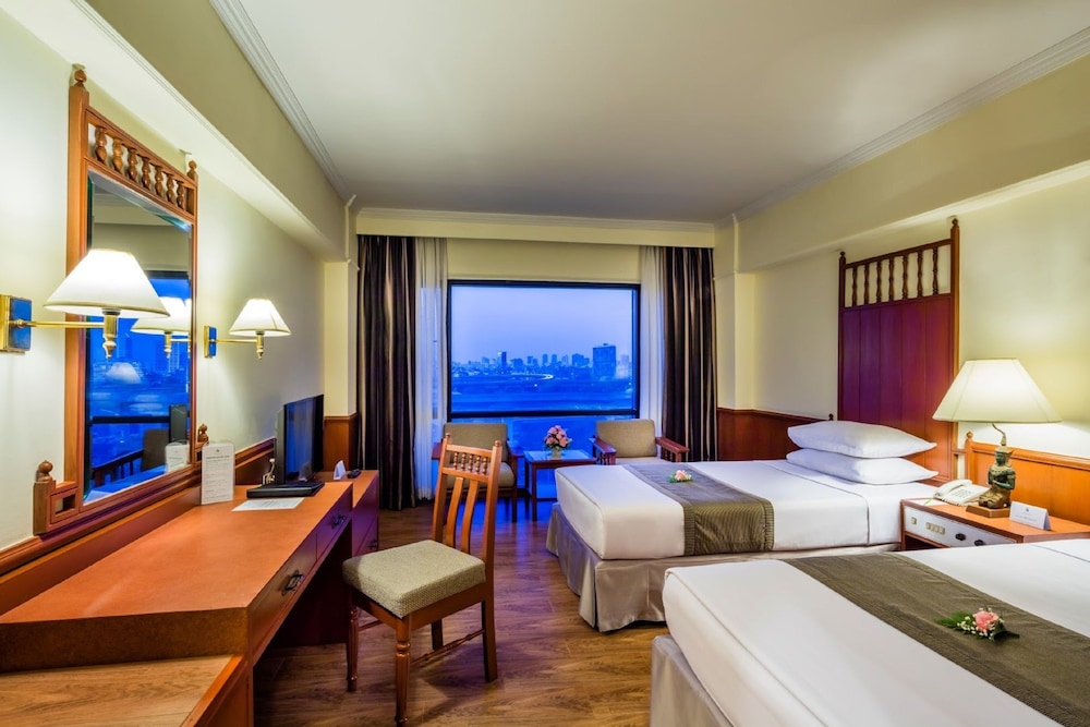 Bangkok Palace Hotel — Hotel rooms in Bangkok, Bangkok