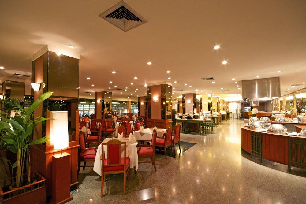 Bangkok Palace Hotel — Restaurant & bars in Bangkok, Bangkok