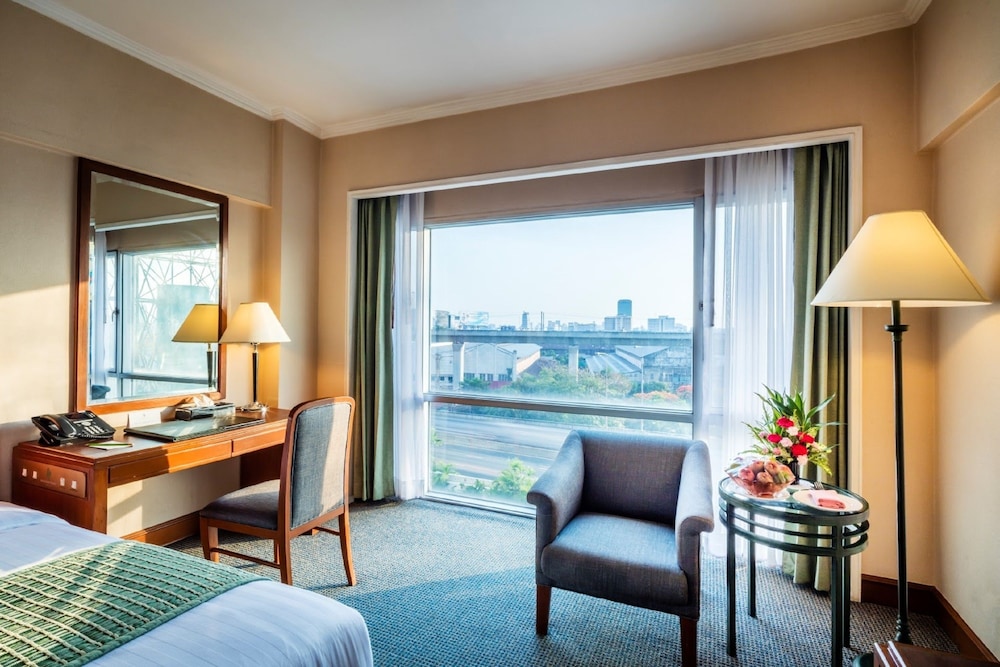 Bangkok Palace Hotel — Hotel rooms in Bangkok, Bangkok