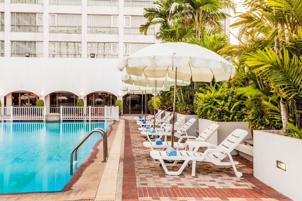 Bangkok Palace Hotel — Swimming pool in Bangkok, Bangkok