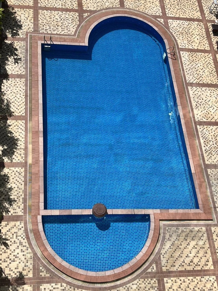 Bangkok Palace Hotel — Swimming pool in Bangkok, Bangkok