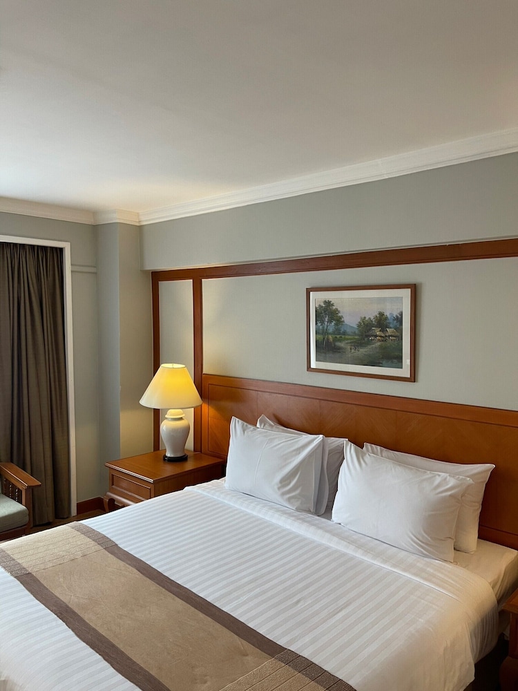 Bangkok Palace Hotel — Hotel rooms in Bangkok, Bangkok