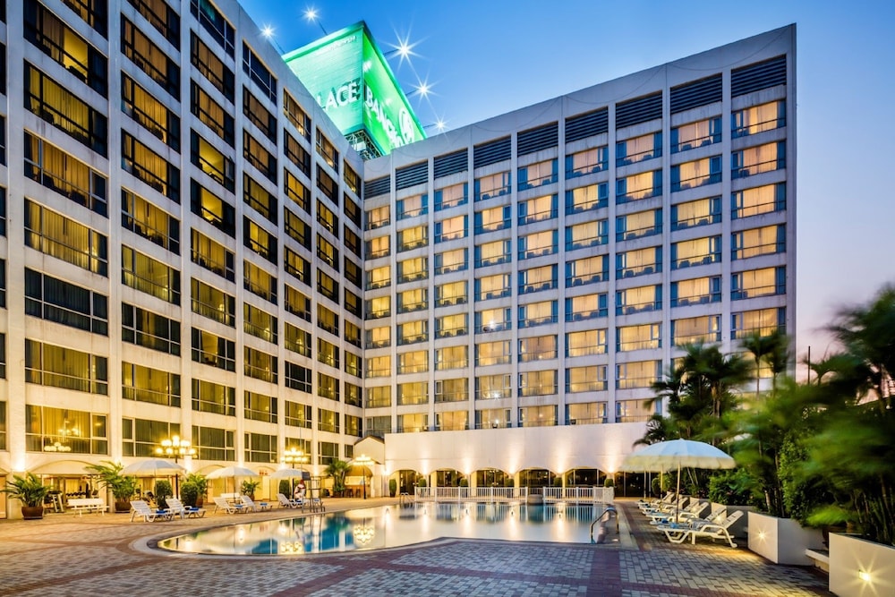 Bangkok Palace Hotel — Hotel building in Bangkok, Bangkok