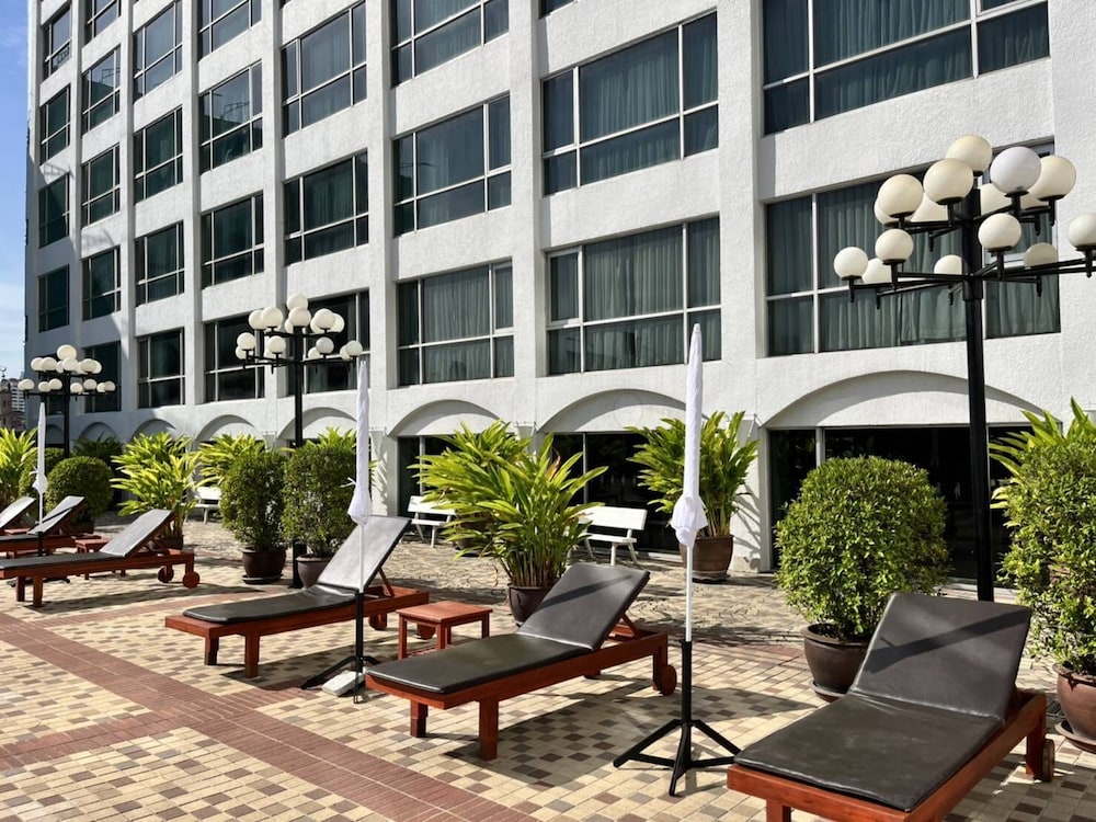 Bangkok Palace Hotel — Hotel building in Bangkok, Bangkok