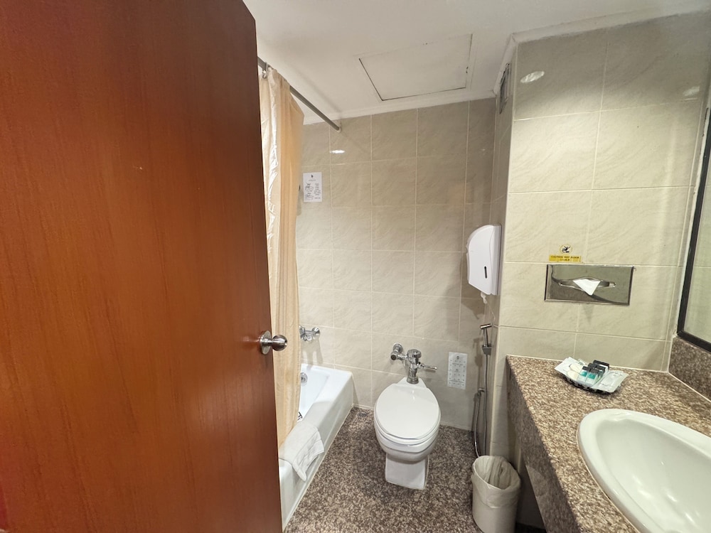 Bangkok Palace Hotel — Hotel rooms in Bangkok, Bangkok