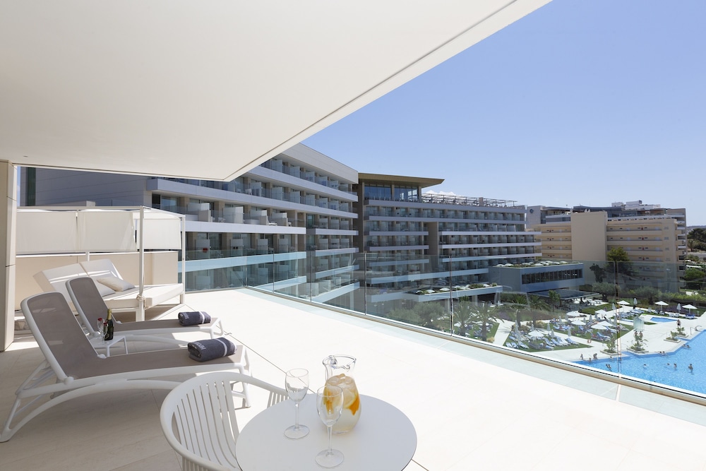 Hipotels Gran Playa de Palma — Hotel rooms in Playa de Palma, Balearic Islands