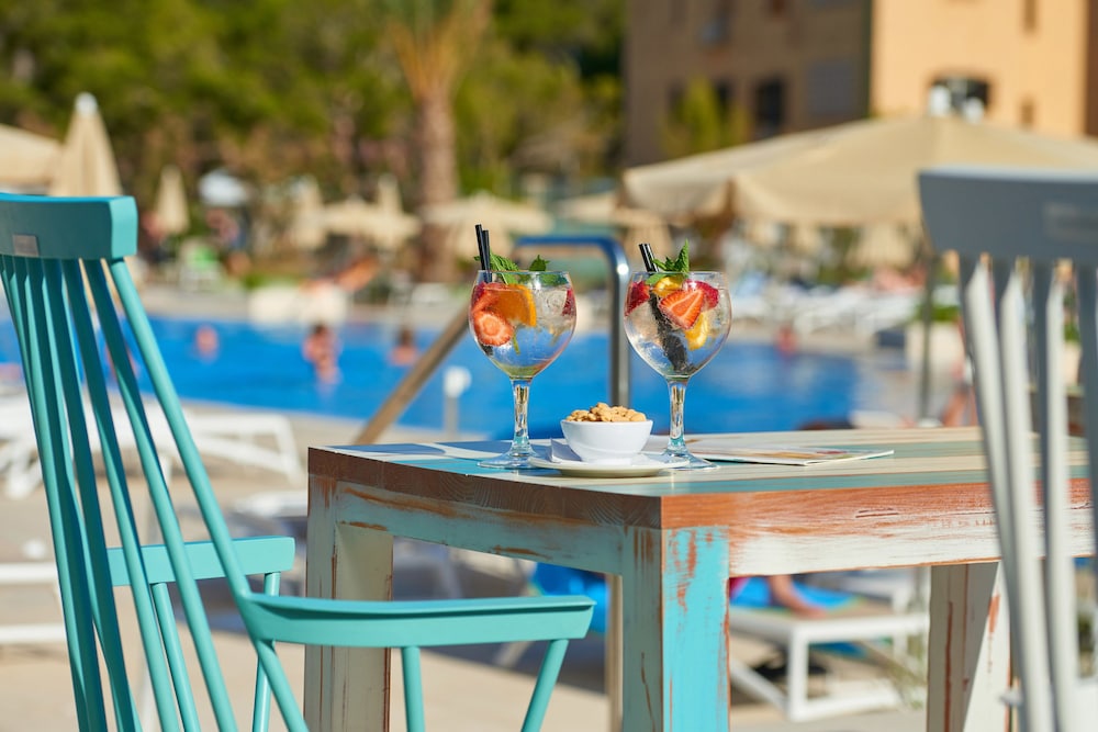 Hipotels Gran Playa de Palma — Restaurant & bars in Playa de Palma, Balearic Islands