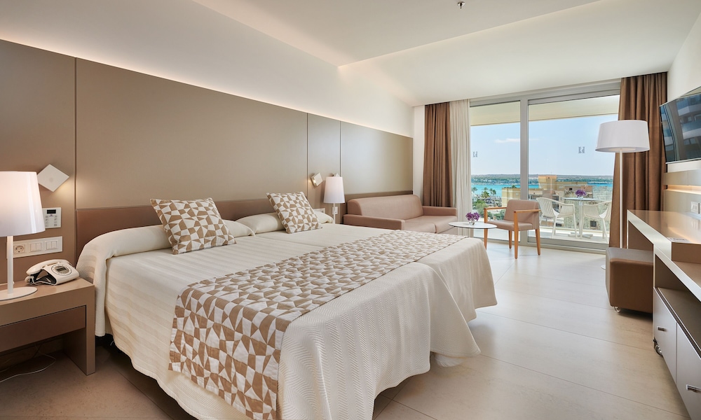 Hipotels Gran Playa de Palma — Hotel rooms in Playa de Palma, Balearic Islands