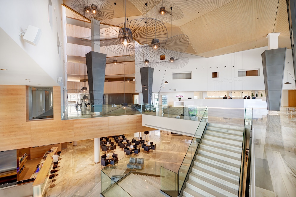 Hipotels Gran Playa de Palma — Restaurant & bars in Playa de Palma, Balearic Islands