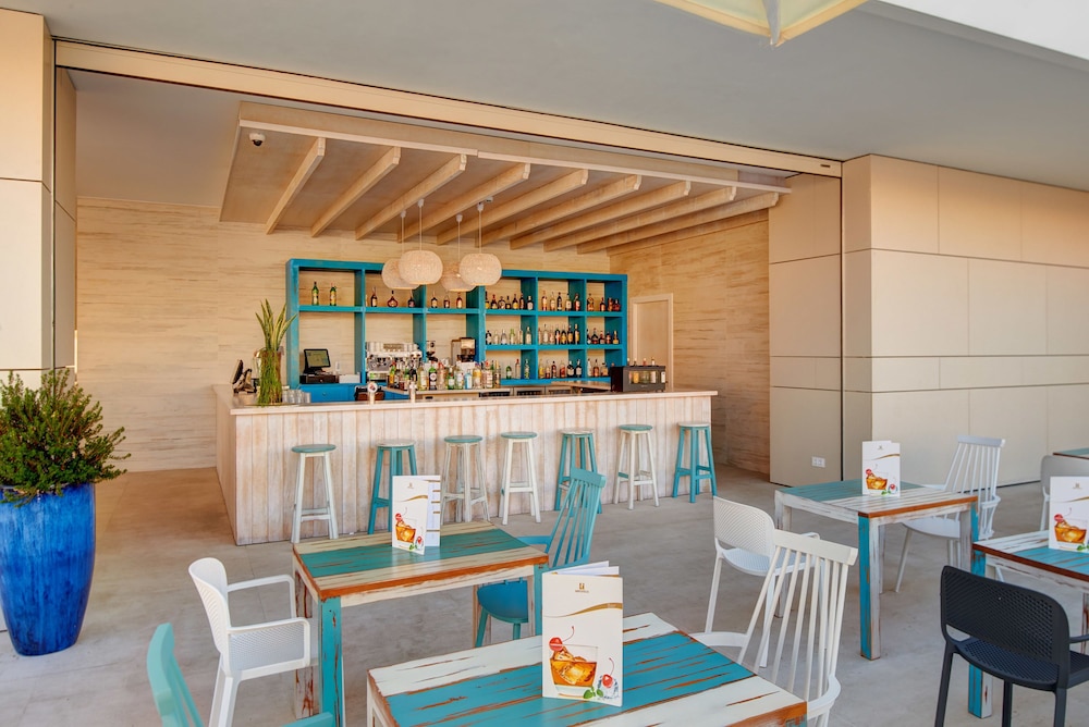 Hipotels Gran Playa de Palma — Restaurant & bars in Playa de Palma, Balearic Islands