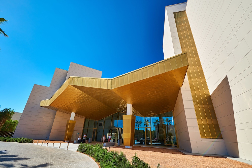 Hipotels Gran Playa de Palma — Hotel building in Playa de Palma, Balearic Islands
