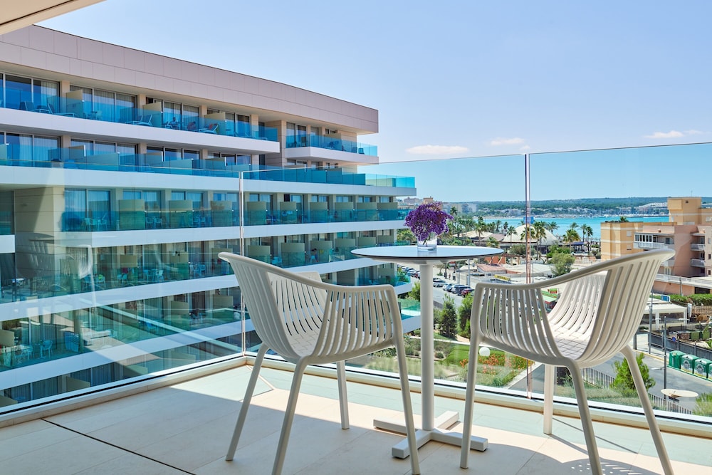 Hipotels Gran Playa de Palma — Hotel building in Playa de Palma, Balearic Islands