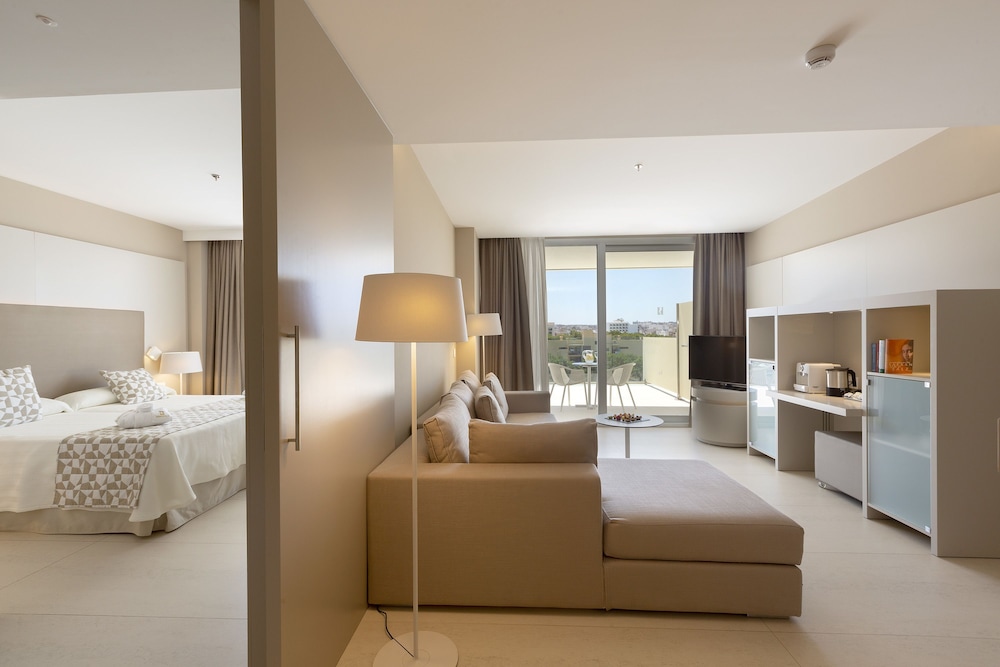 Hipotels Gran Playa de Palma — Hotel rooms in Playa de Palma, Balearic Islands