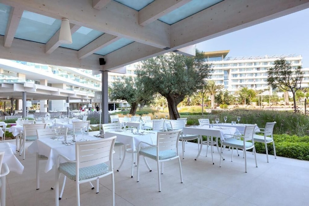 Hipotels Gran Playa de Palma — Restaurant & bars in Playa de Palma, Balearic Islands
