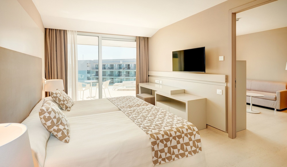 Hipotels Gran Playa de Palma — Hotel rooms in Playa de Palma, Balearic Islands