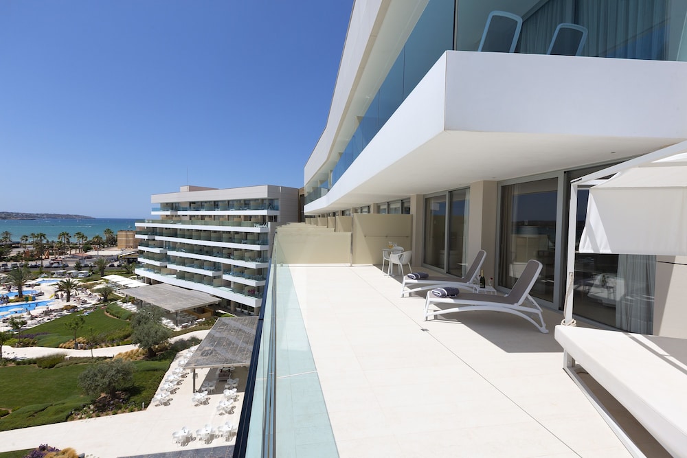 Hipotels Gran Playa de Palma — Hotel building in Playa de Palma, Balearic Islands