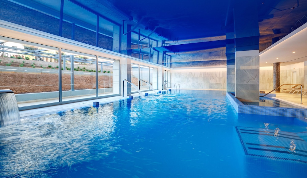 Hipotels Gran Playa de Palma — Swimming pool in Playa de Palma, Balearic Islands