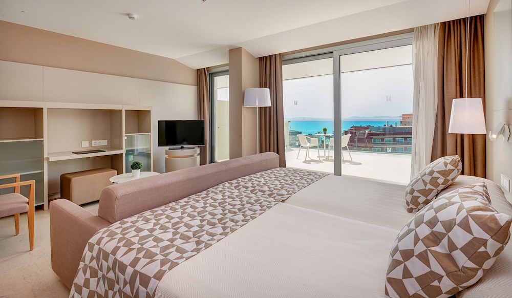 Hipotels Gran Playa de Palma — Hotel rooms in Playa de Palma, Balearic Islands
