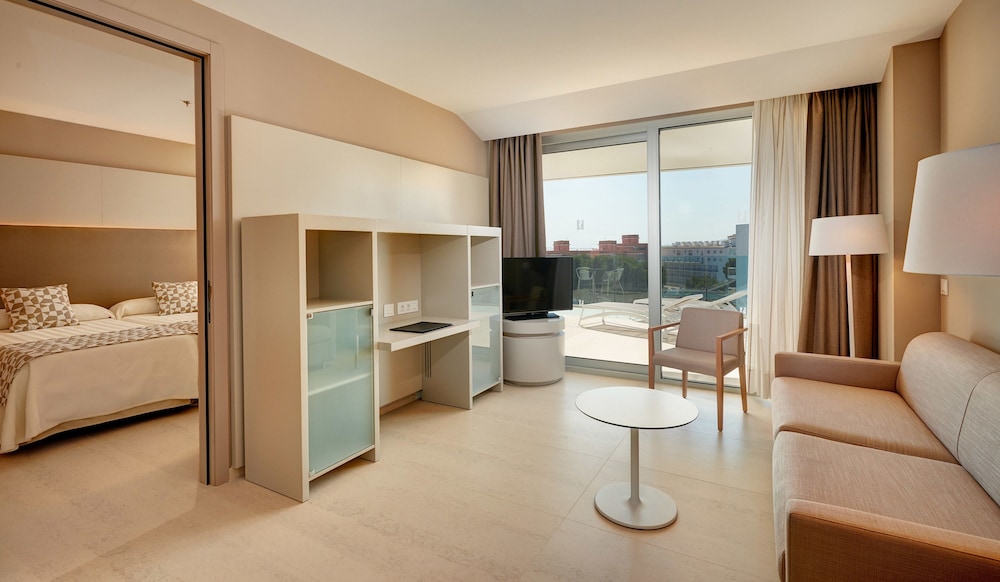 Hipotels Gran Playa de Palma — Hotel rooms in Playa de Palma, Balearic Islands