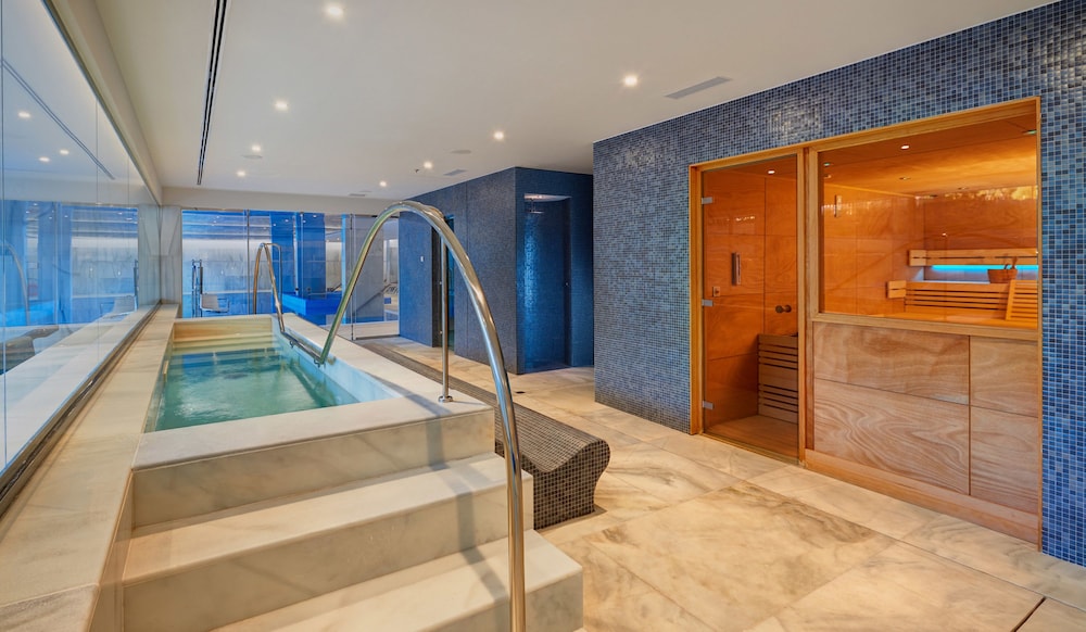Hipotels Gran Playa de Palma — Swimming pool in Playa de Palma, Balearic Islands