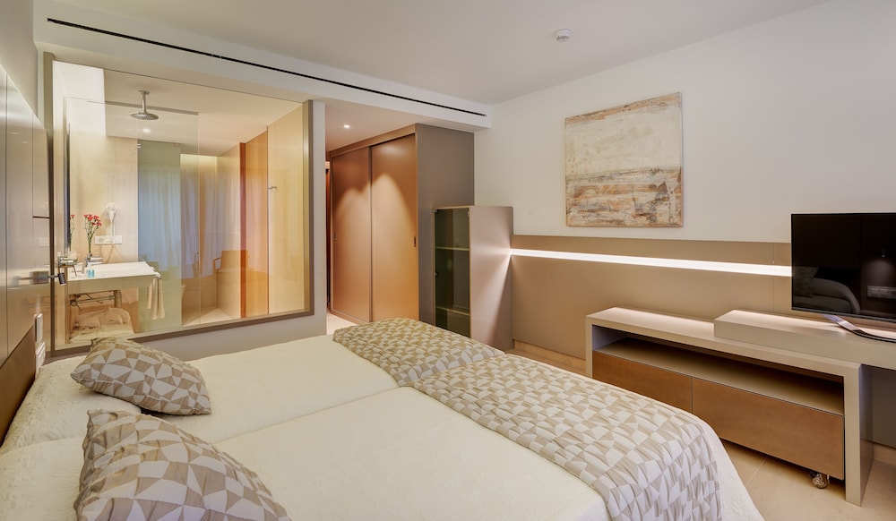 Hipotels Gran Playa de Palma — Hotel rooms in Playa de Palma, Balearic Islands