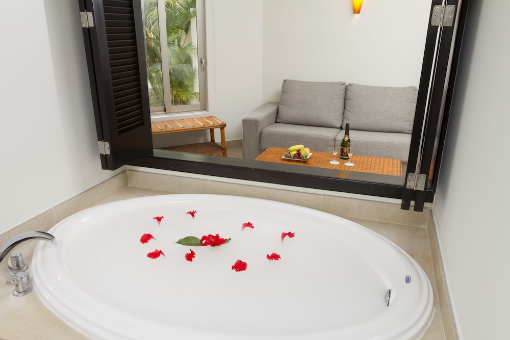 Select Club at Sandos Caracol All Inclusive - Adults Only Area — Hotel rooms in Playa del Carmen, Quintana Roo