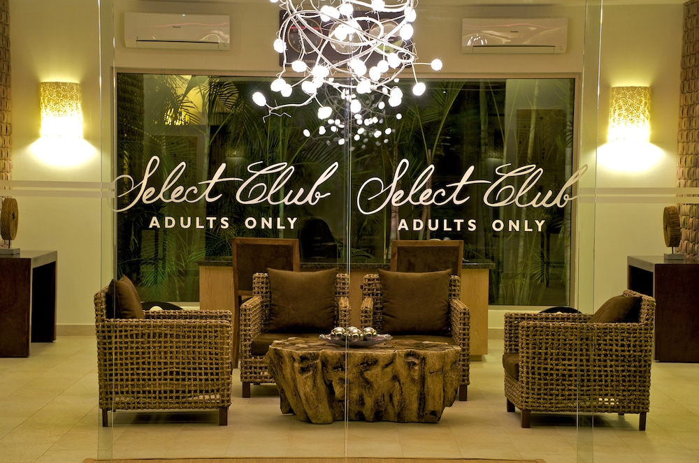 Select Club at Sandos Caracol All Inclusive - Adults Only Area — Hotel building in Playa del Carmen, Quintana Roo