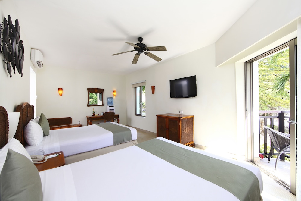 Select Club at Sandos Caracol All Inclusive - Adults Only Area — Hotel rooms in Playa del Carmen, Quintana Roo
