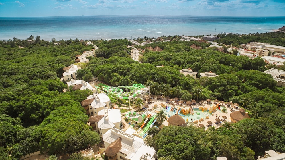 Select Club at Sandos Caracol All Inclusive - Adults Only Area — Main photo in Playa del Carmen, Quintana Roo