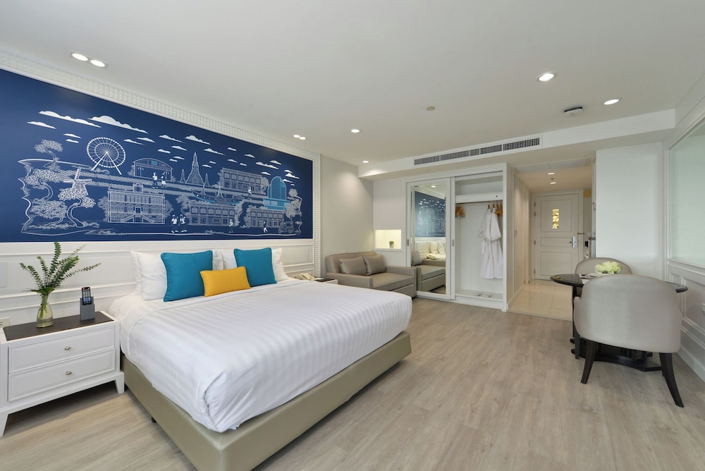 Centre Point Plus Hotel Silom — Hotel rooms in Bangkok, Bangkok