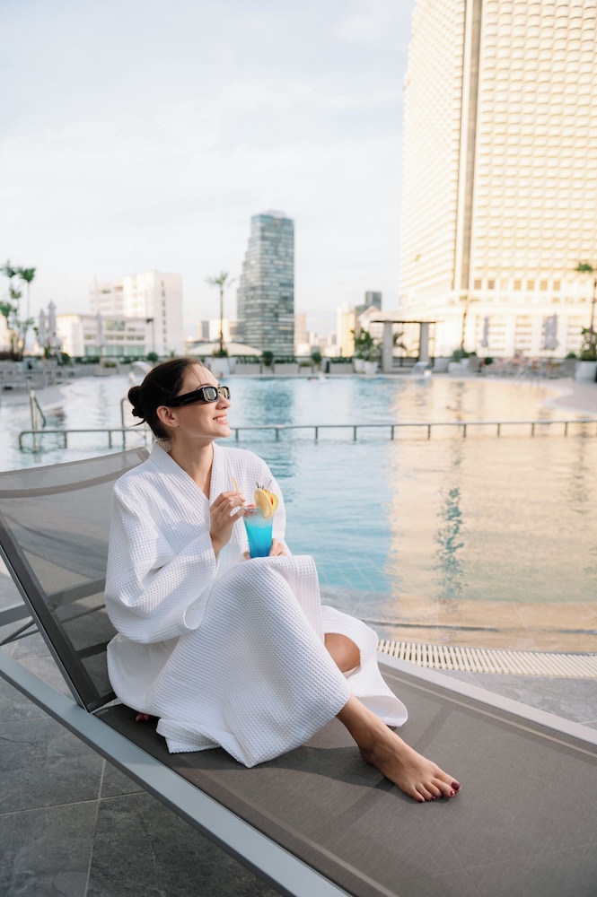 Centre Point Plus Hotel Silom — Swimming pool in Bangkok, Bangkok