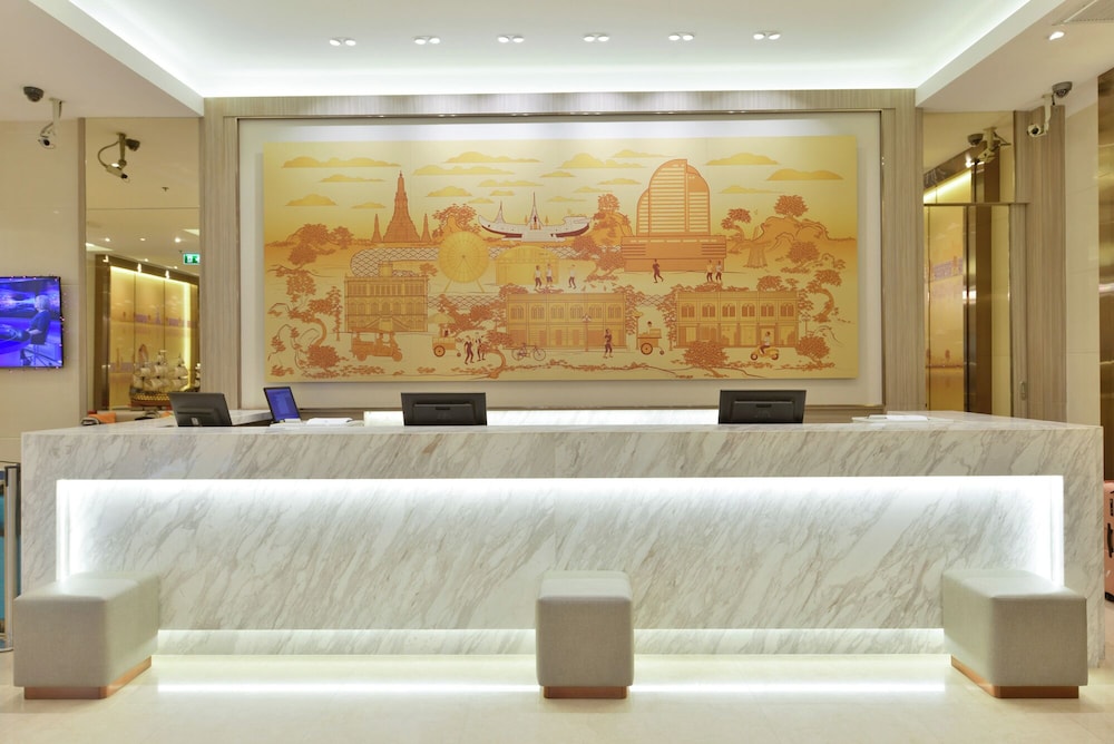 Centre Point Plus Hotel Silom — Hotel building in Bangkok, Bangkok