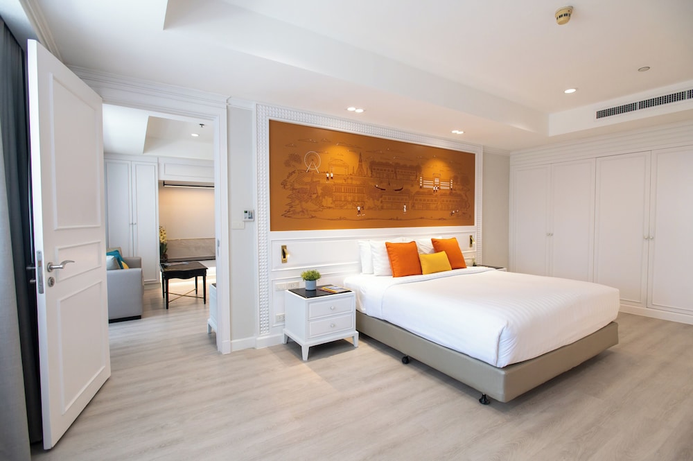 Centre Point Plus Hotel Silom — Hotel rooms in Bangkok, Bangkok
