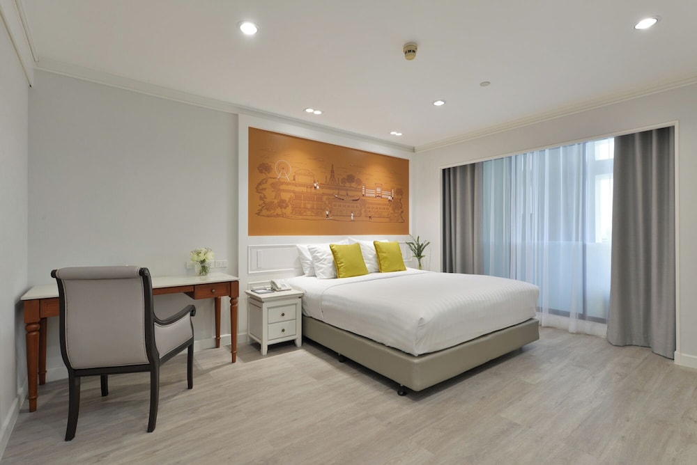 Centre Point Plus Hotel Silom — Hotel rooms in Bangkok, Bangkok