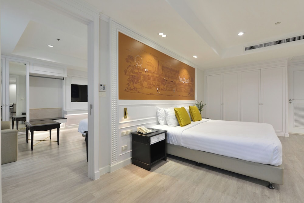 Centre Point Plus Hotel Silom — Hotel rooms in Bangkok, Bangkok