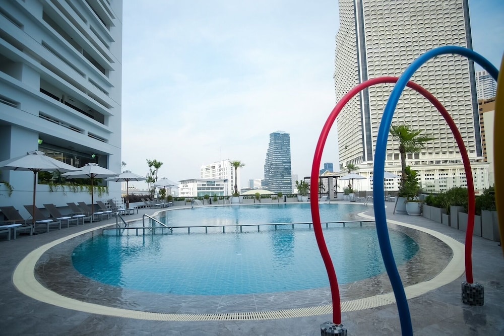 Centre Point Plus Hotel Silom — Swimming pool in Bangkok, Bangkok